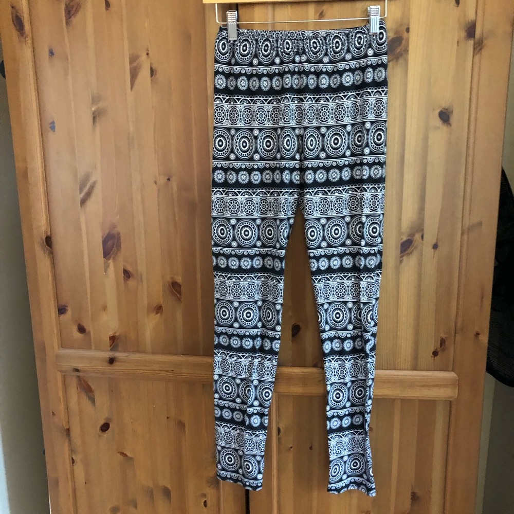 New Kathy leggings OS/M never worn